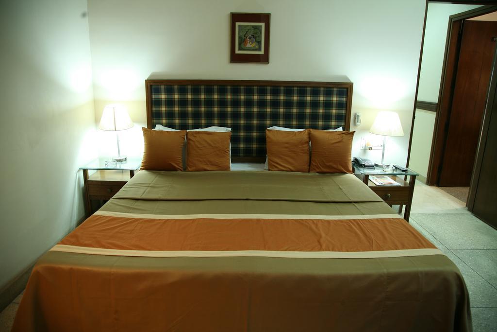 The Royal Residency Hotel New Delhi Exterior photo