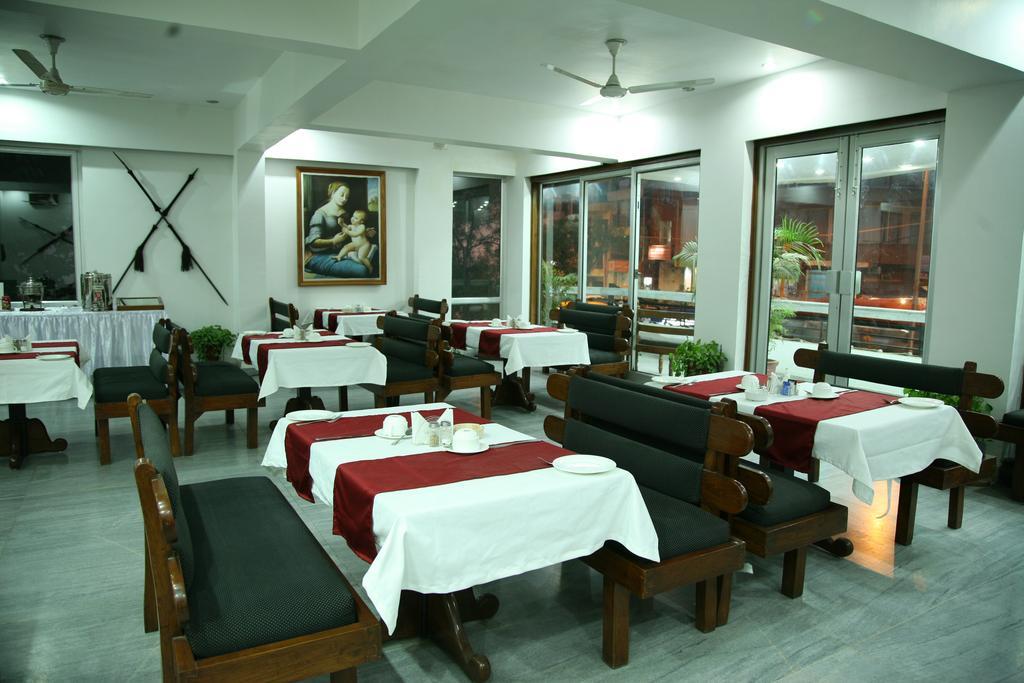 The Royal Residency Hotel New Delhi Exterior photo